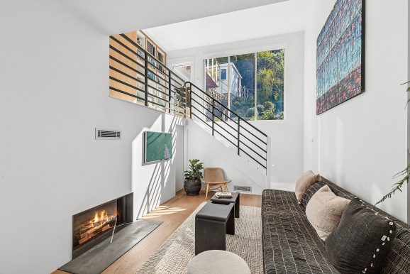 Sandy-Bay-Rd-Clontarf-Living