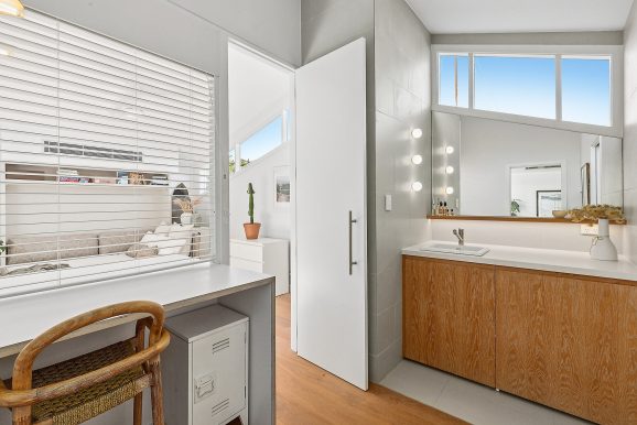 sandy-bay-rd-clontarf-powder-room